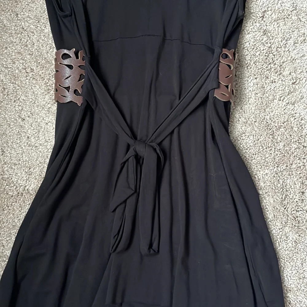 💖 3/$15 Guess Belted Black Top - Picture 5 of 10
